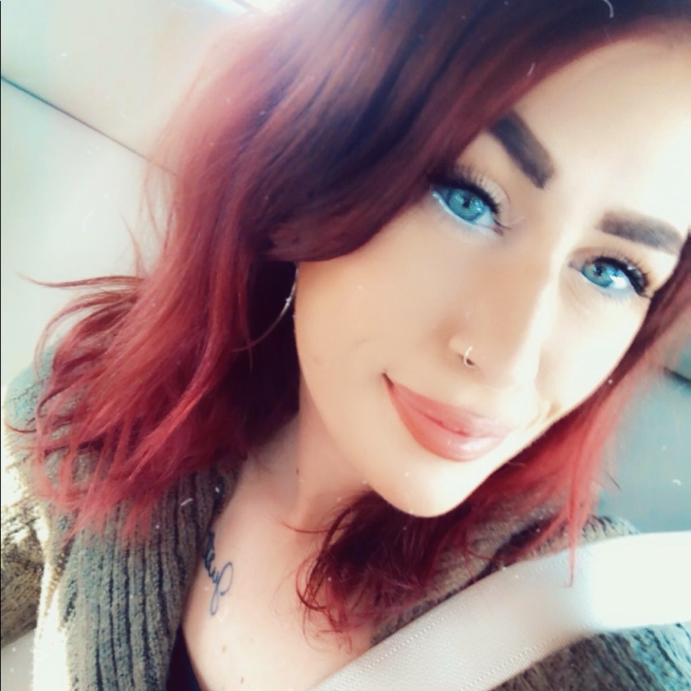 Meet your Posher, Danielle